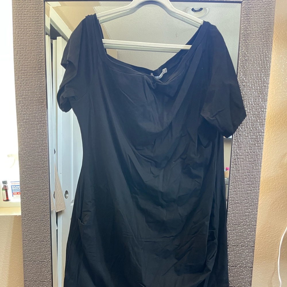 By Egreis off the shoulde t shirt dress